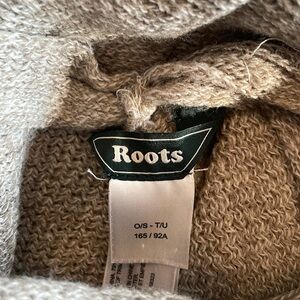 Roots turtle neck style shawl.